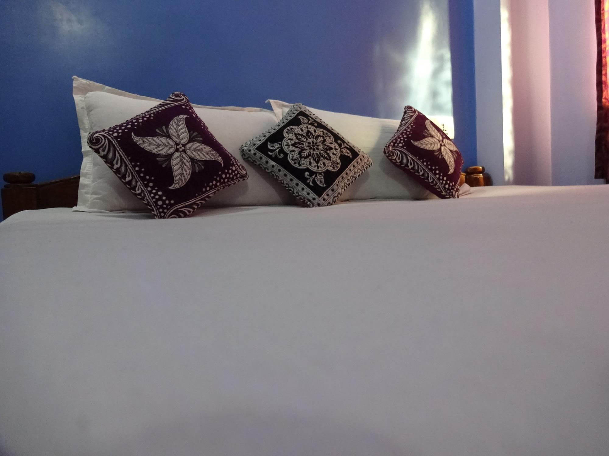 Hotel Viraat Inn Гая Екстер'єр фото