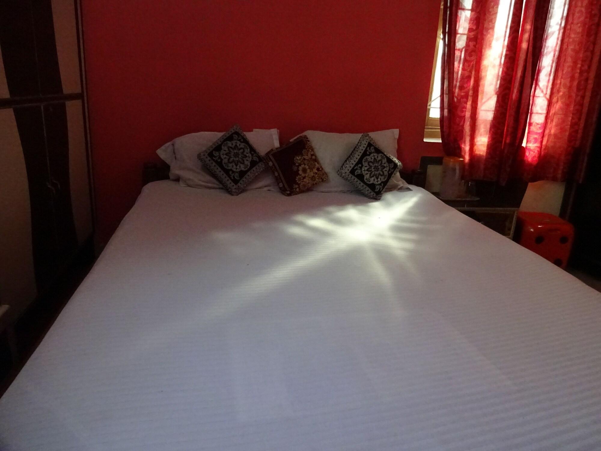 Hotel Viraat Inn Гая Екстер'єр фото