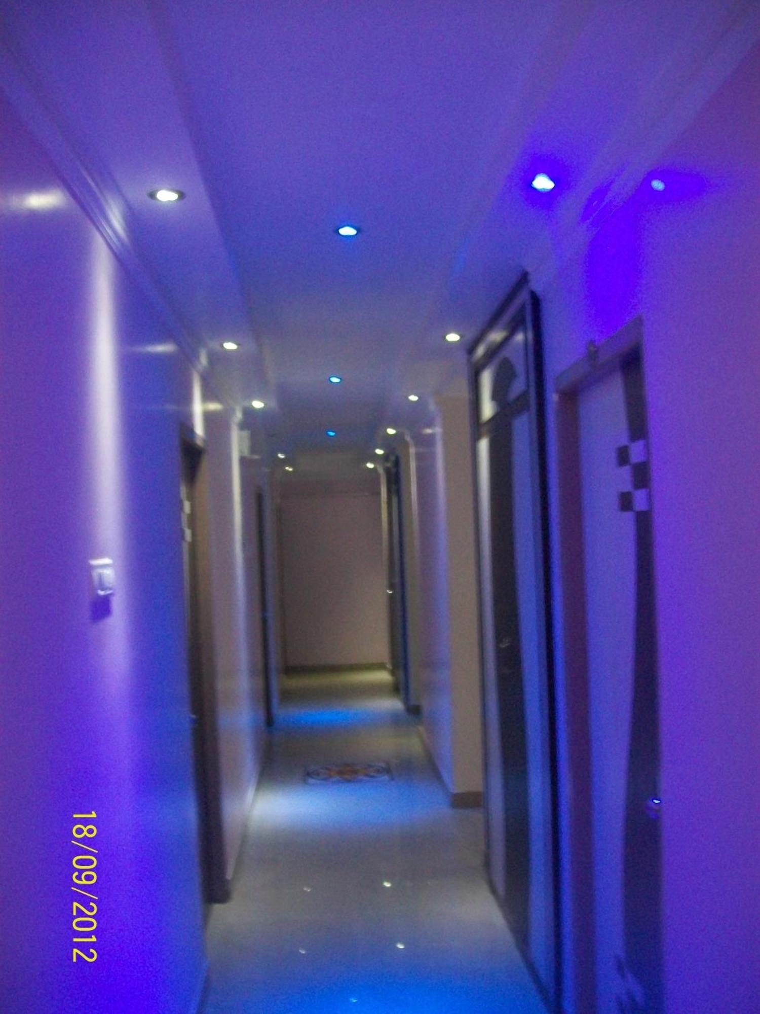 Hotel Viraat Inn Гая Екстер'єр фото