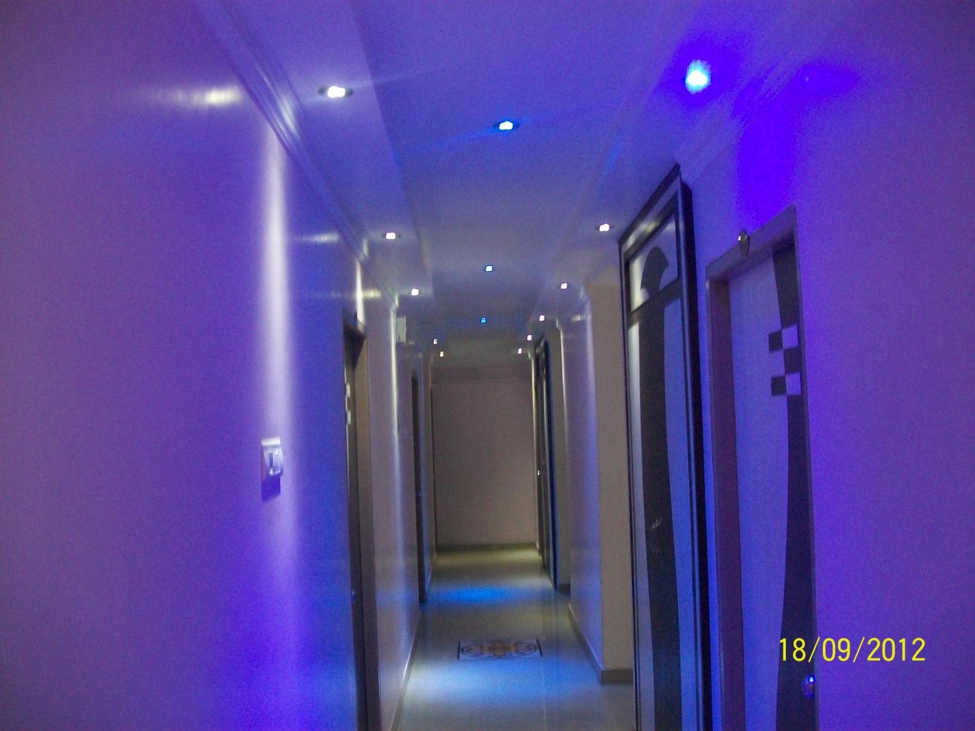 Hotel Viraat Inn Гая Екстер'єр фото