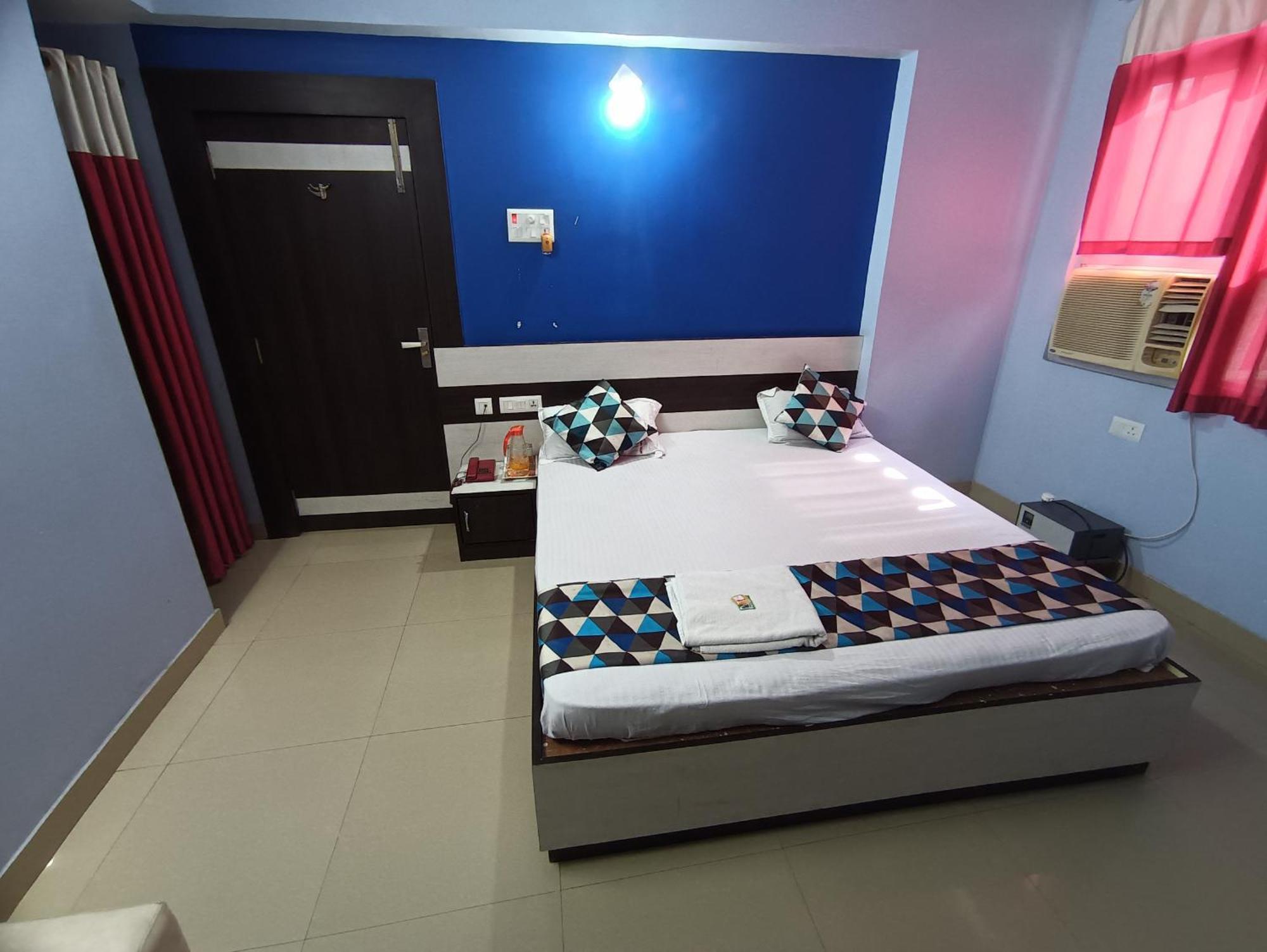 Hotel Viraat Inn Гая Екстер'єр фото