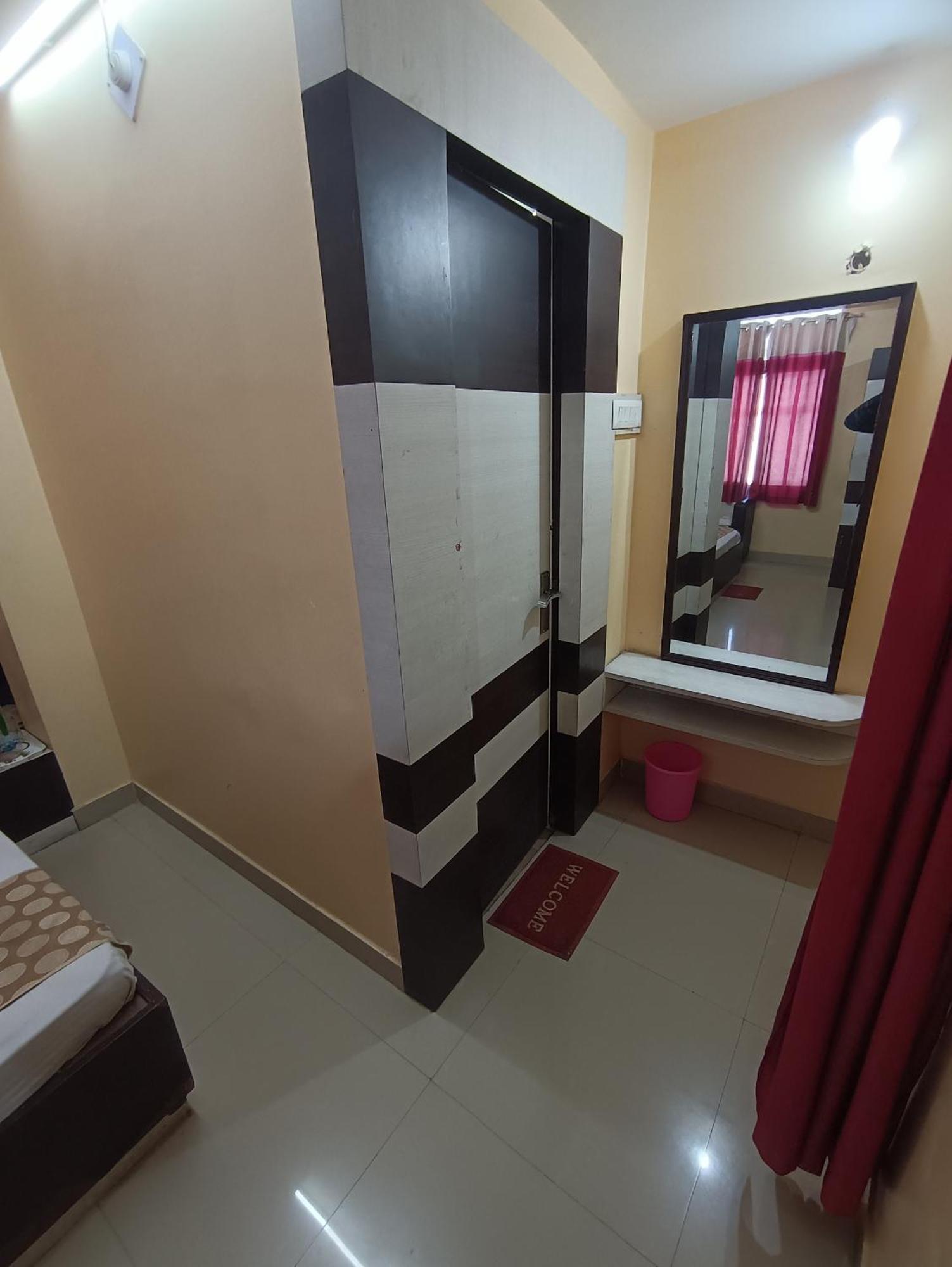 Hotel Viraat Inn Гая Екстер'єр фото