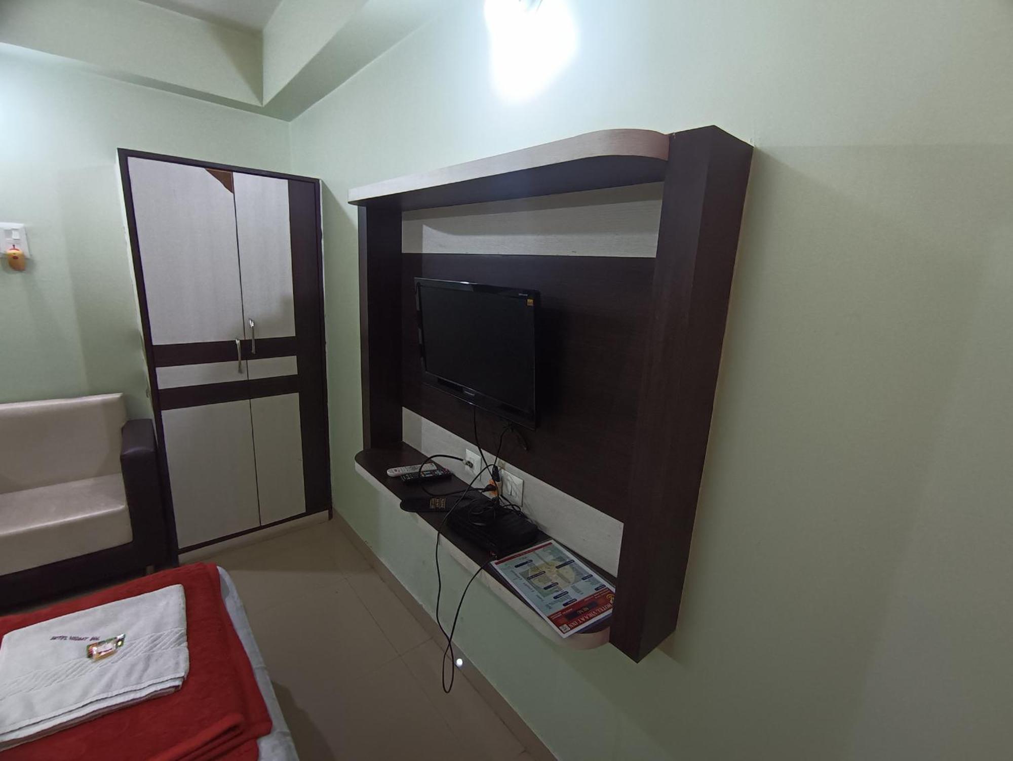 Hotel Viraat Inn Гая Екстер'єр фото