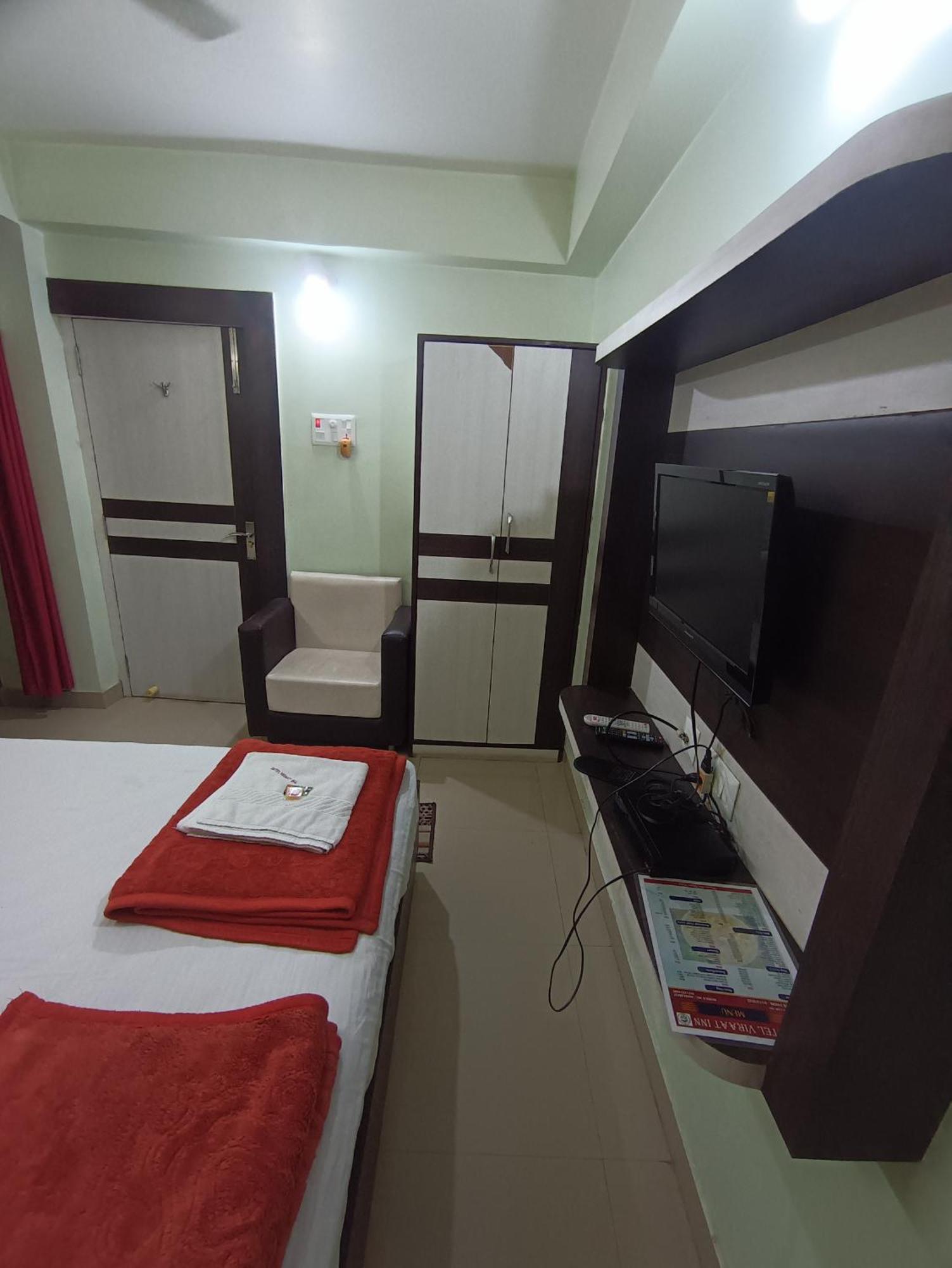 Hotel Viraat Inn Гая Екстер'єр фото