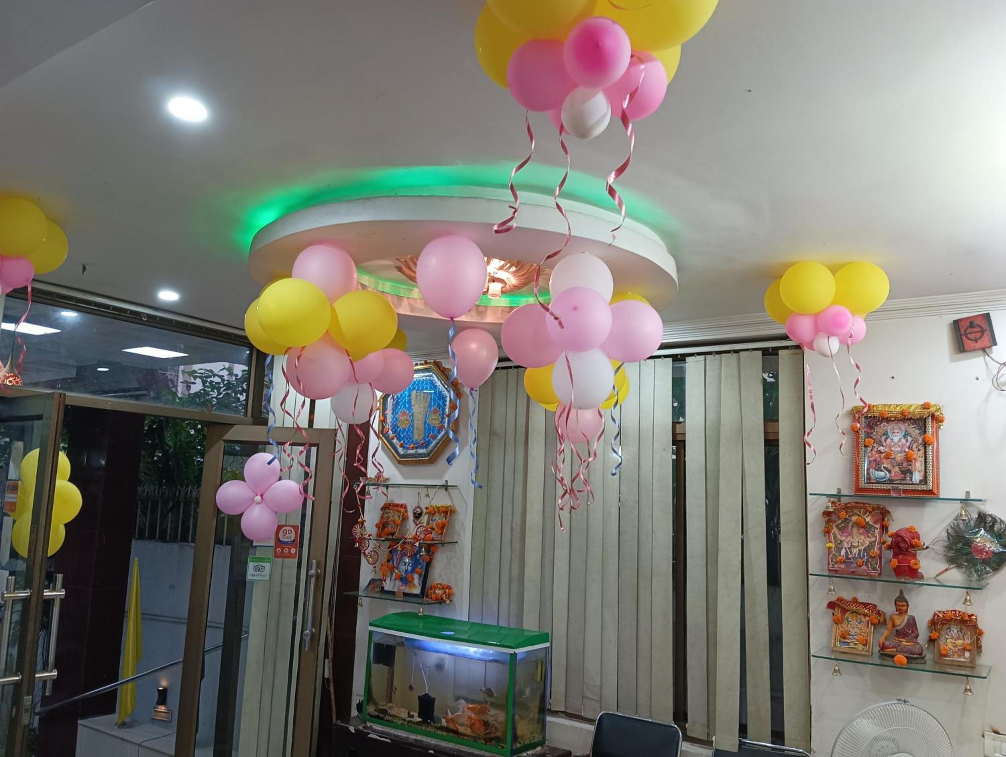 Hotel Viraat Inn Гая Екстер'єр фото