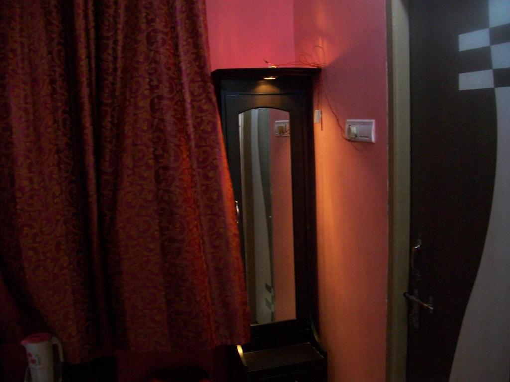 Hotel Viraat Inn Гая Екстер'єр фото